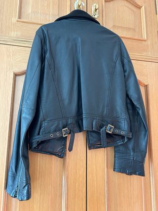 Cazadora cuero Zara Negra
