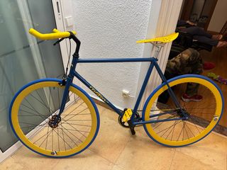Bicicleta Fixie Azul y Amarilla
