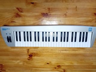 Teclado controlador MIDI Pro Keys