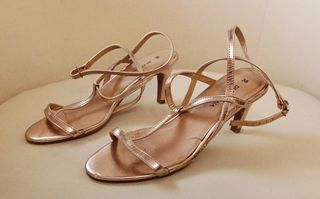 Sandalias doradas talla 38