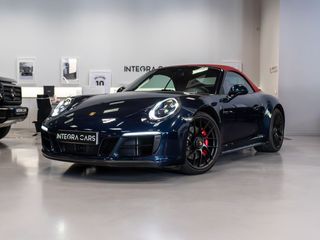 Porsche 911 Carrera 4 GTS 