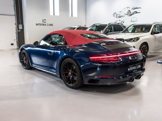 Porsche 911 Carrera 4 GTS 