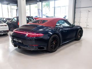 Porsche 911 Carrera 4 GTS 