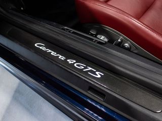 Porsche 911 Carrera 4 GTS 