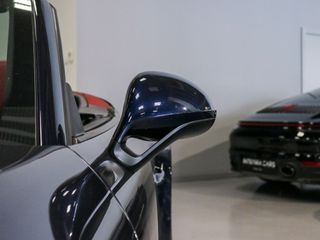 Porsche 911 Carrera 4 GTS 