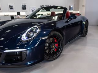 Porsche 911 Carrera 4 GTS 