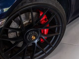 Porsche 911 Carrera 4 GTS 