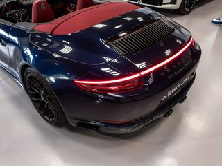 Porsche 911 Carrera 4 GTS 
