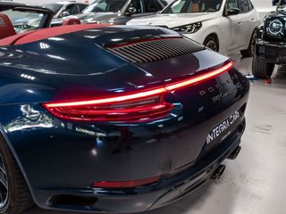 Porsche 911 Carrera 4 GTS 