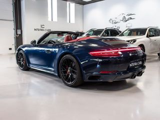 Porsche 911 Carrera 4 GTS