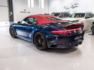 Porsche 911 Carrera 4 GTS