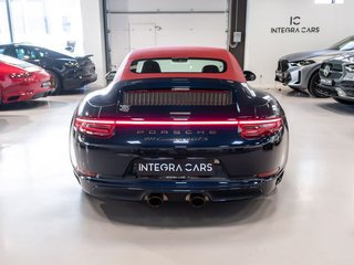 Porsche 911 Carrera 4 GTS Cabriolet