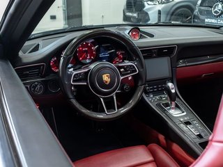 Porsche 911 Carrera 4 GTS Cabriolet