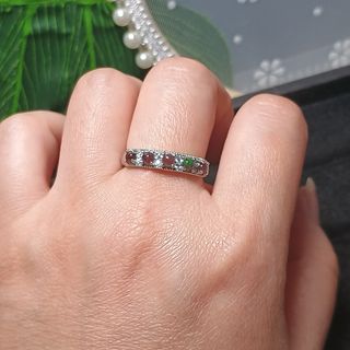 Anillo de ópalo
