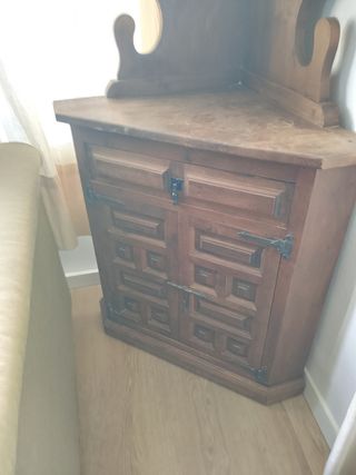 Mueble rústico de madera para esquina