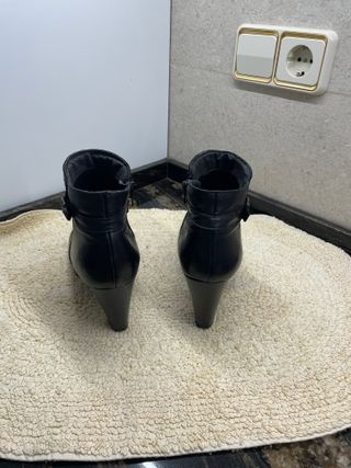 Botines de piel negros Punt Roma