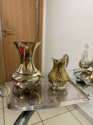 Juego de vajilla antigua