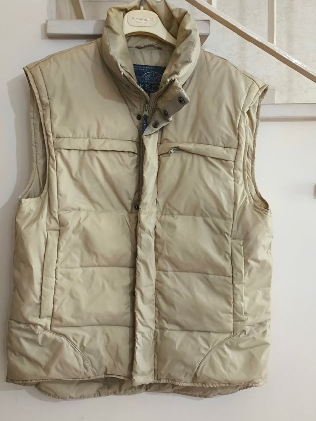 Piumino uomo smanicato beige