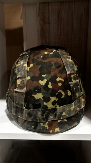 Funda casco militar camuflaje Flecktarn