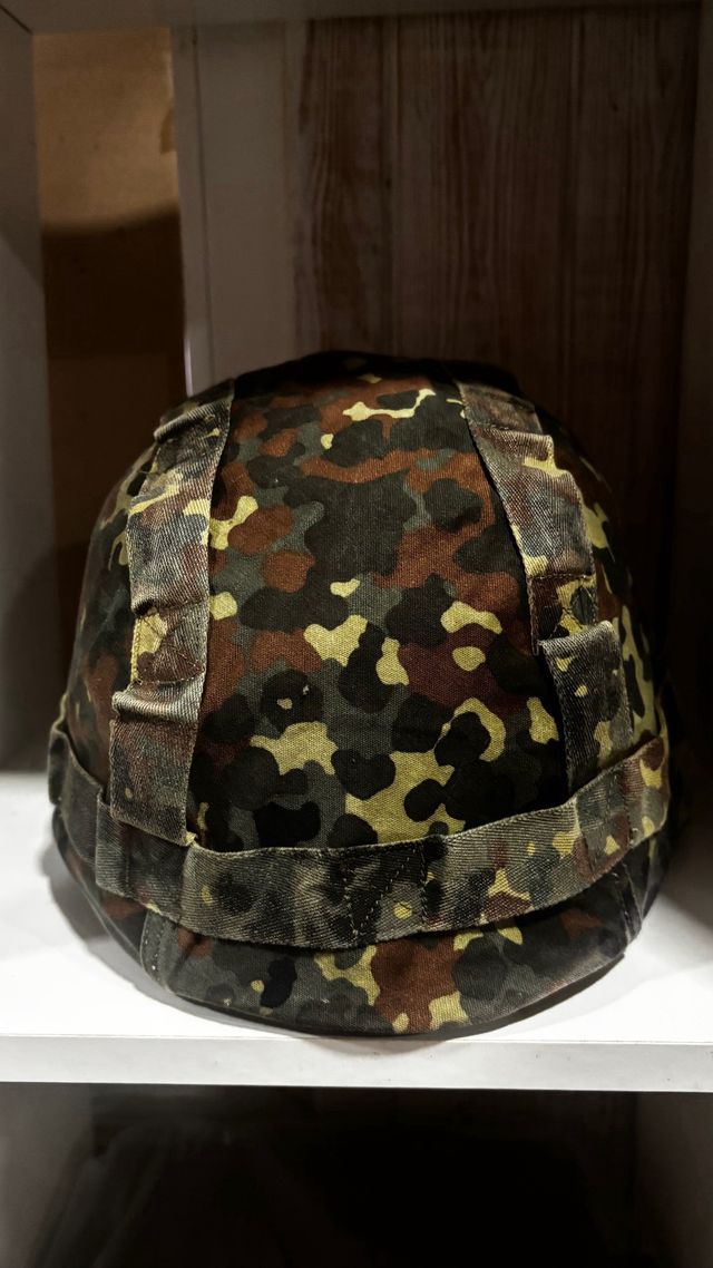 Funda casco militar camuflaje Flecktarn