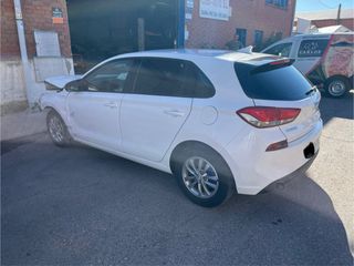 Hyundai i30 2018 con golpe