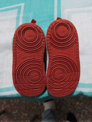 Scarpe Nike bambino rosse e nere n 23.5