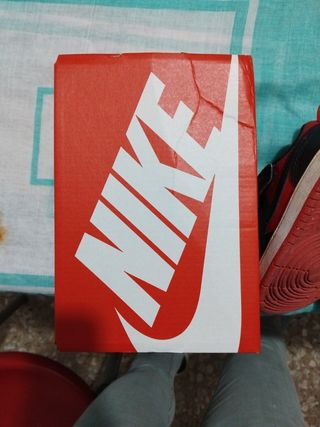 Scarpe Nike bambino rosse e nere n 23.5