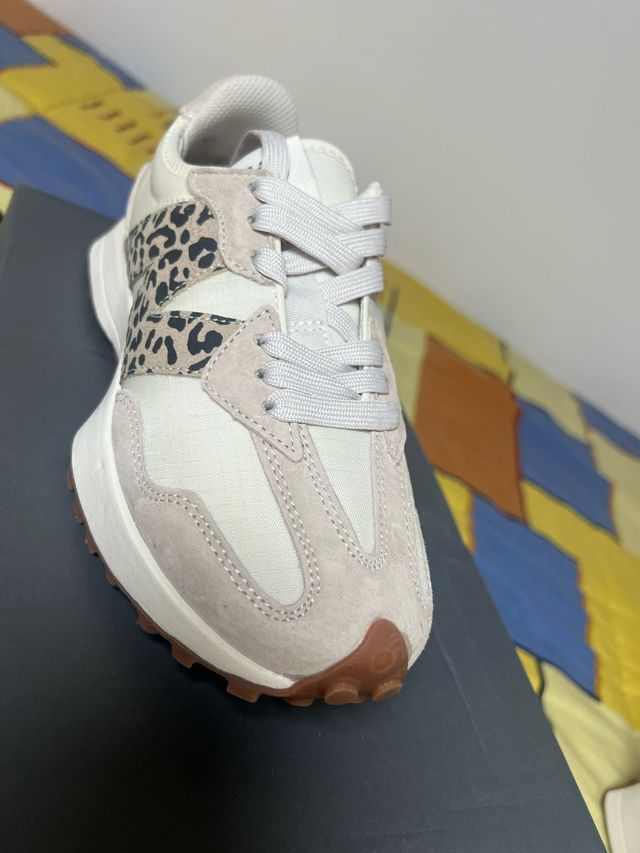 New Balance 327 sin estrenar
