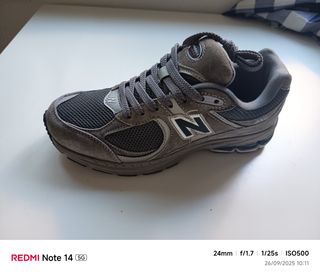 Zapatillas New Balance 2002R Grises
