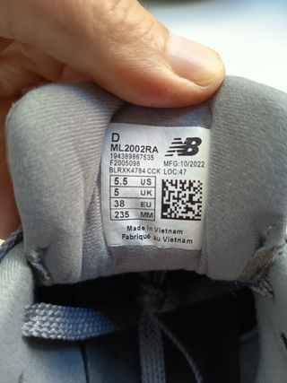 Zapatillas New Balance 2002R Grises