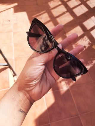 Gafas de sol negras
