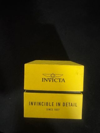 Reloj Invicta Dorado y Amarillo