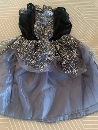 Disfraz varios y de varias tallas.