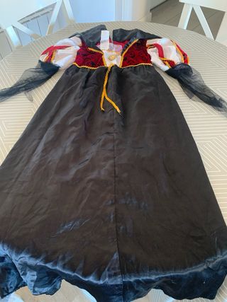 Disfraz varios y de varias tallas.