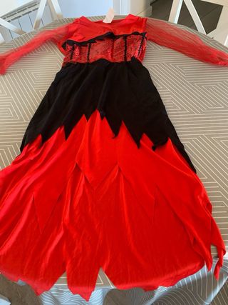 Disfraz varios y de varias tallas.