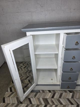 Vitrina Mexicana blanca y gris