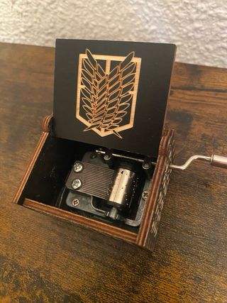 Caja de música Attack on Titan