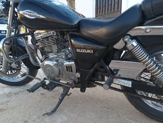 Suzuki Marauder 250cc Moto