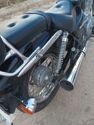 Suzuki Marauder 250cc Moto