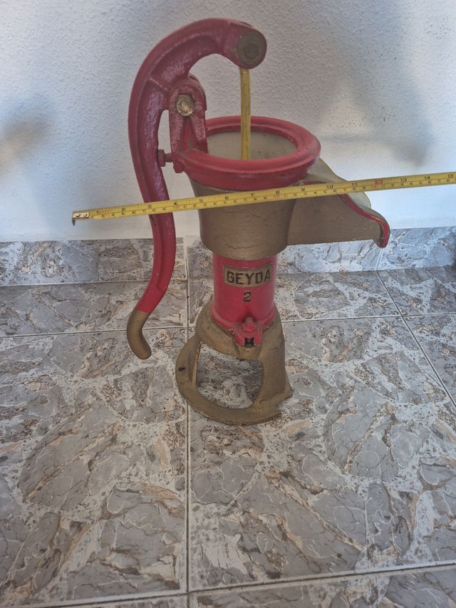 Bomba de agua manual hierro fundido GEYDA
