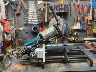 Amoladora y soporte para corte