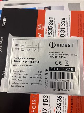 Nevera-congelador Indesit blanca