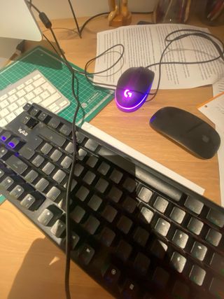 PC Gaming con luces LED azules
