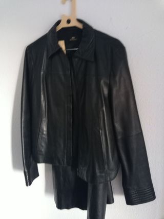 Conjunto Chaqueta y Falda Cuero Negra