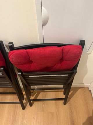 2 Sillas Plegables IKEA Negras con Cojín Rojo