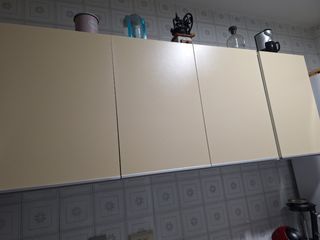 Muebles de cocina en color Beige con uñero