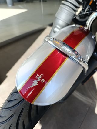 Triumph Bonneville T120 Elvis Edition