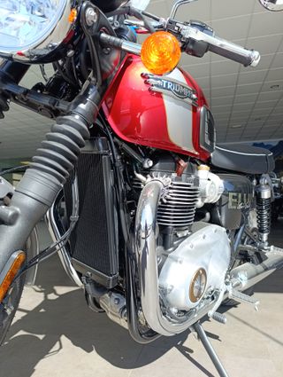 Triumph Bonneville T120 Elvis Edition