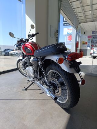 Triumph Bonneville T120 Elvis Edition