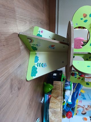Árbol de madera desarrollo psicomotor